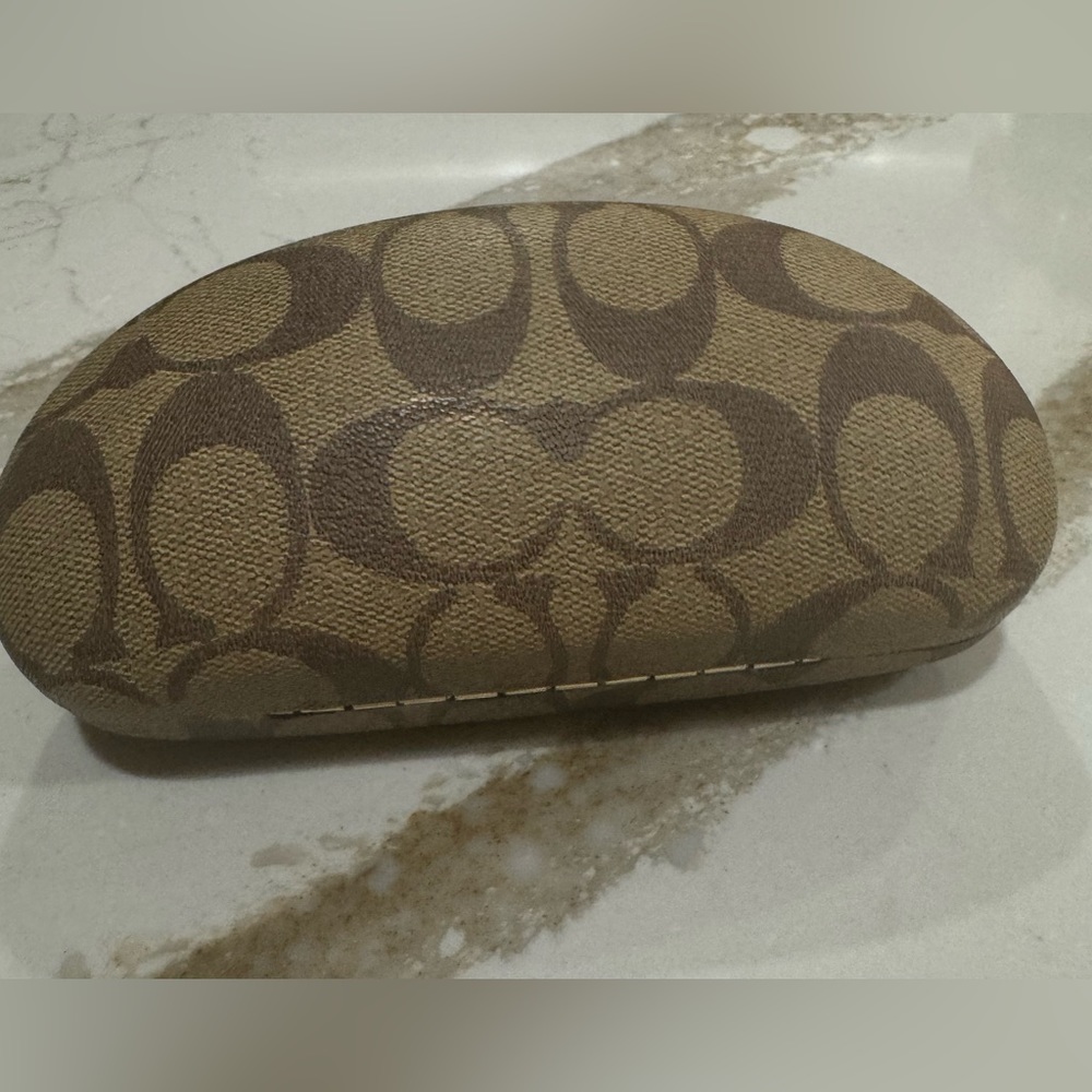 Coach Sunglasses with Case - Picture 5 of 5